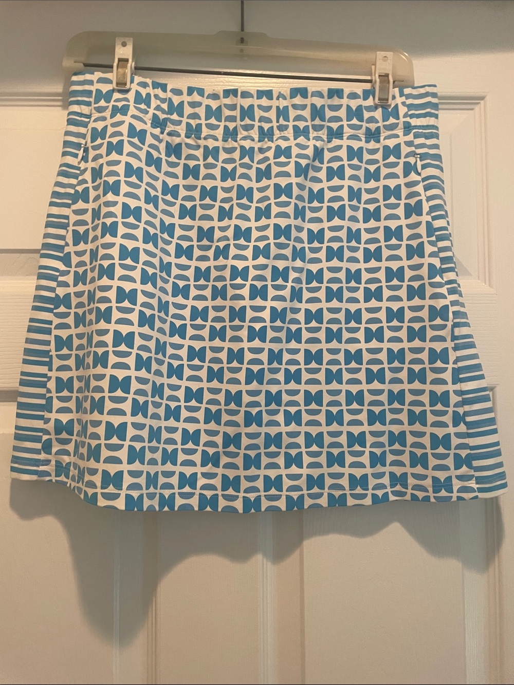 J McLaughlin Blue & White Geometric Mini Skirt